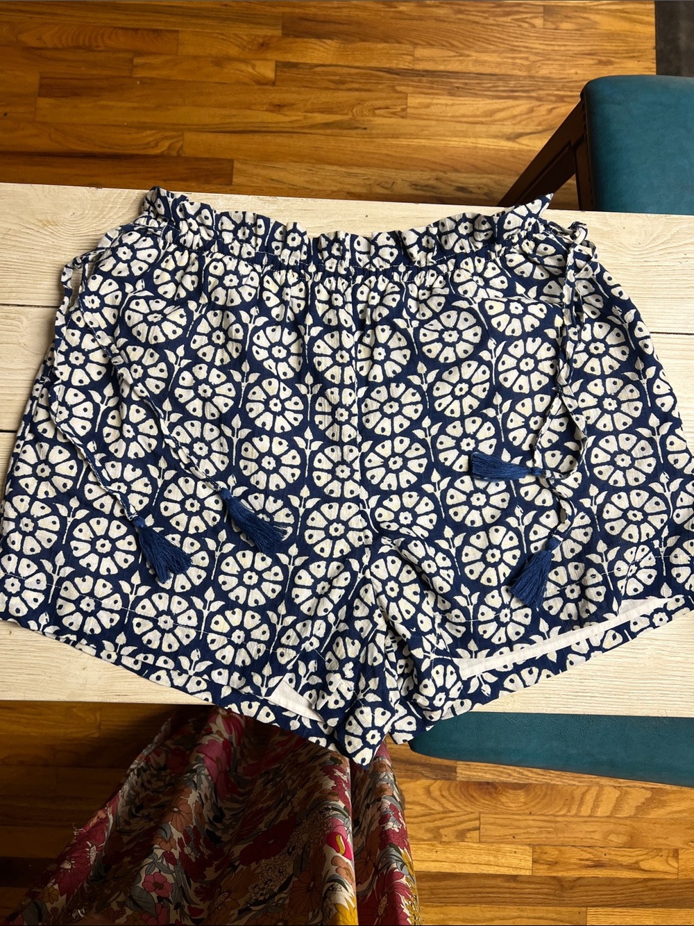 Roller Rabbit Navy and White Patterned High-Waist Shorts w/ pocket - Medium